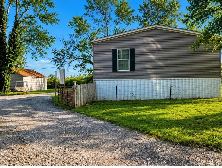 414 Garden Street, Cahokia, IL 62206 - #3