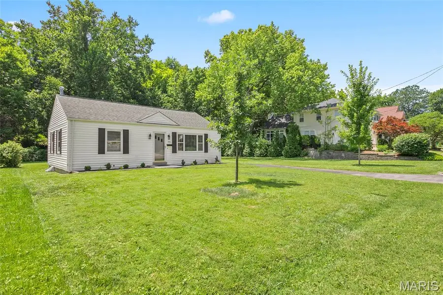 446 W Kirkham Avenue, Webster Groves, MO 63119 - #2