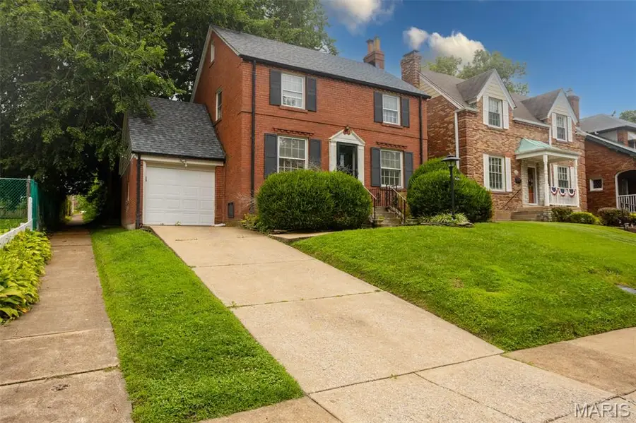 7626 Lindbergh Drive, Richmond Heights, MO 63117 - #2