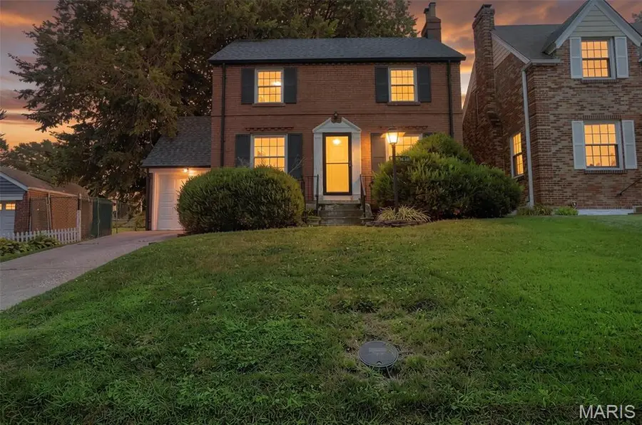 7626 Lindbergh Drive, Richmond Heights, MO 63117 - #3