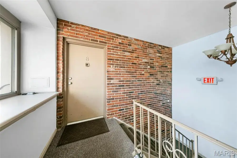 1411 Willow Brook Cove #8, Saint Louis, MO 63146 - #2