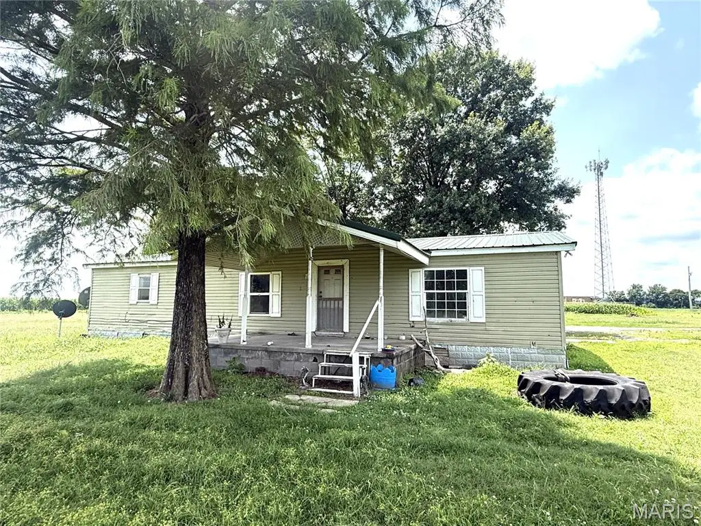 2700 E 7th, Caruthersville, MO 63830 - #1