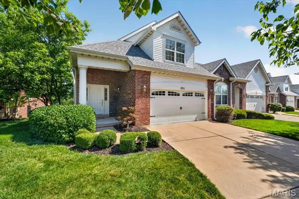 8931 Hilltop Manor Drive, St Louis, MO 63132