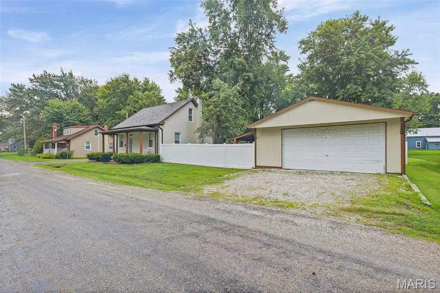 500 W Oak Street, Millstadt, IL 62260 - #2