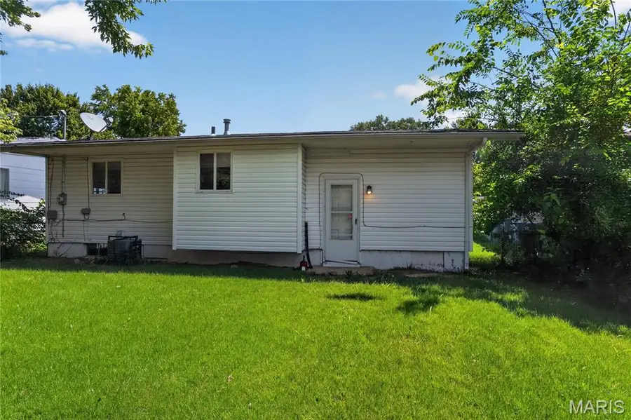 10341 Lilac Avenue, Saint Louis, MO 63137 - #3