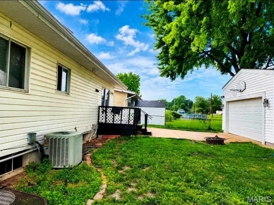 915 Bellarmine Lane, Florissant, MO 63031 - #2
