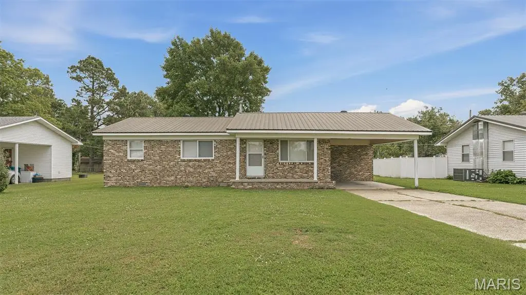 205 S Lunbeck Avenue, Gideon, MO 63848 - #1
