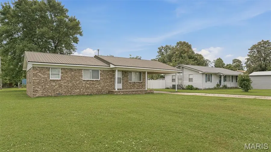 205 S Lunbeck Avenue, Gideon, MO 63848 - #2