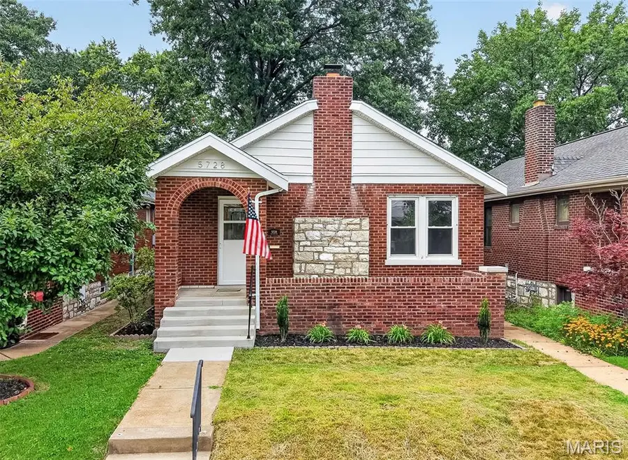 5728 Holly Hills Avenue, Saint Louis, MO 63109 - #2
