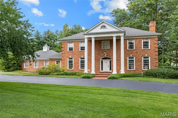 48 Muirfield Lane, Town and Country, MO 63141