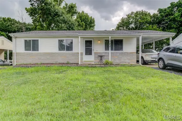 1742 Rose Crest Drive, Hazelwood, MO 63042
