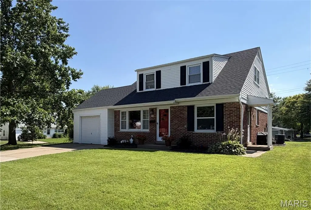 15 Blackberry Drive, Saint Charles, MO 63301 - #1