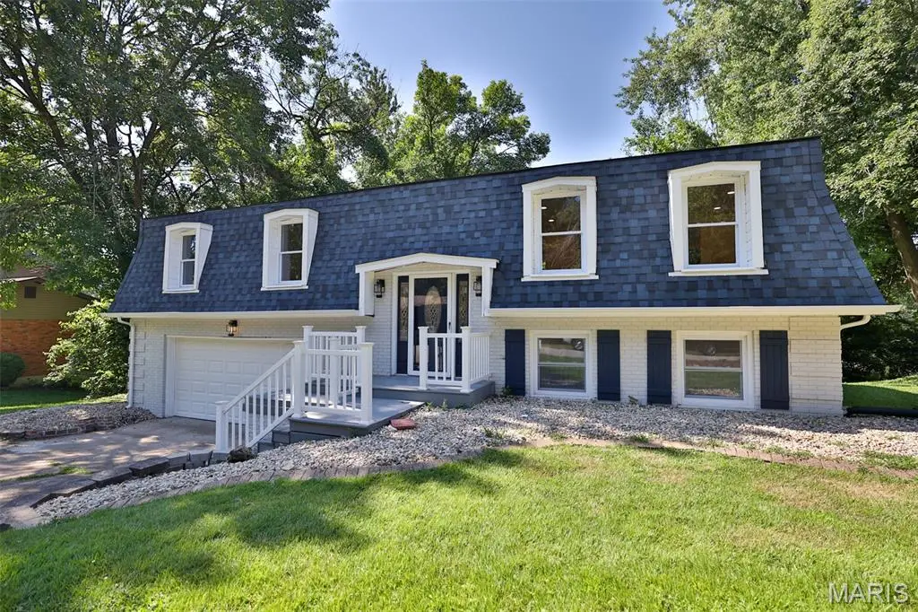 18 Trailridge Lane, Glen Carbon, IL 62034 - #1