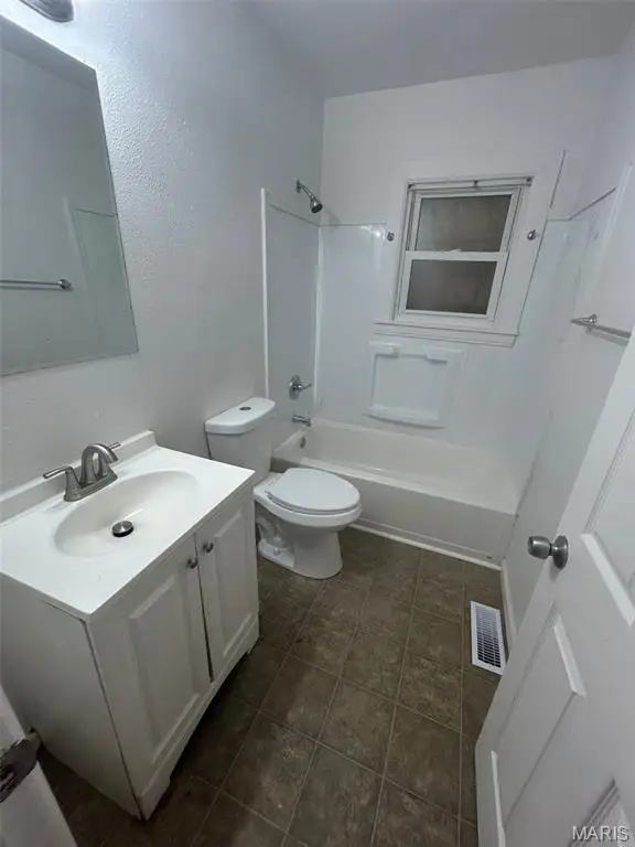 819 Mildred Avenue, Cahokia, IL 62206 - #2