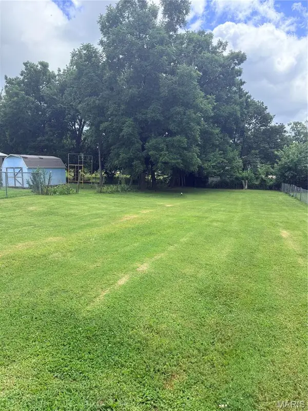 104 N Pershing Avenue, Salem, MO 65560