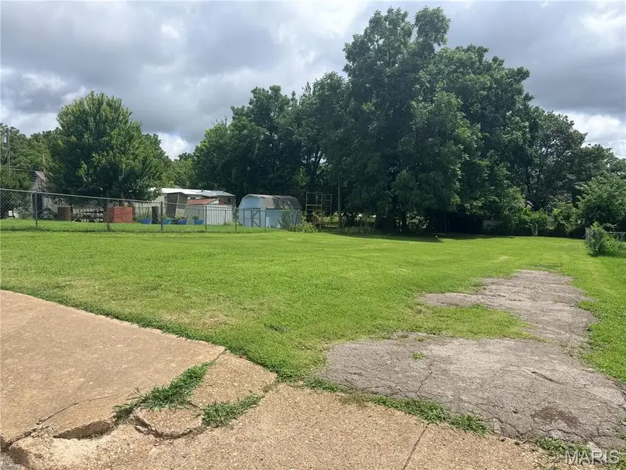 104 N Pershing Avenue, Salem, MO 65560 - #2