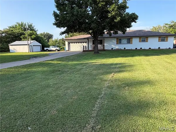 4330 Lake Drive, Granite City, IL 62040