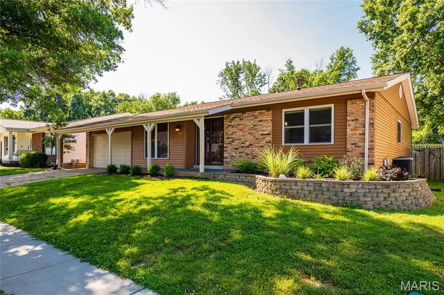 830 Westrun Drive, Ballwin, MO 63021 - #2