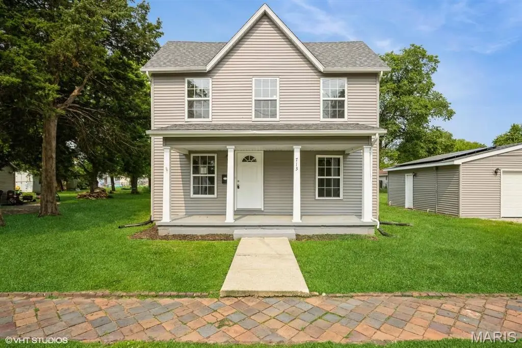 713 S Jackson Street, Litchfield, IL 62056 - #1