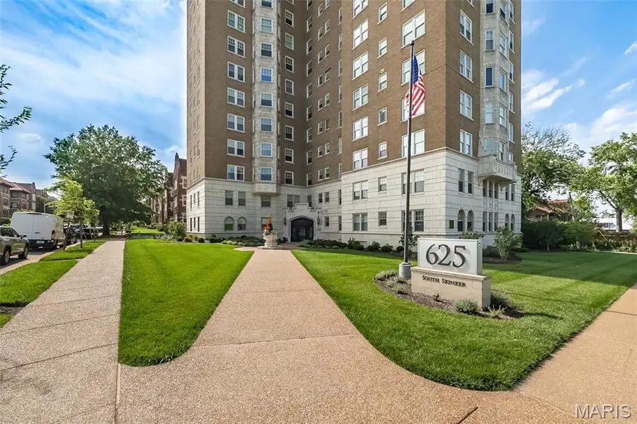 625 S Skinker Boulevard #401, Saint Louis, MO 63105 - #2