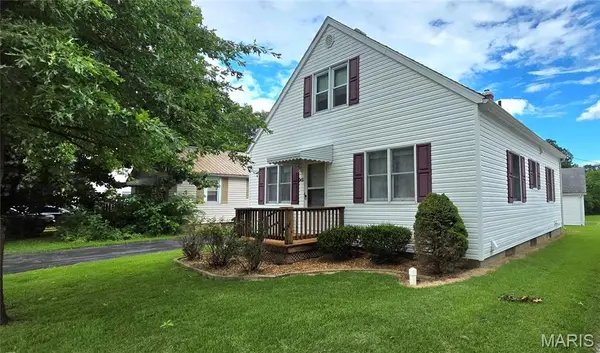 2432 State Street, Chester, IL 62233