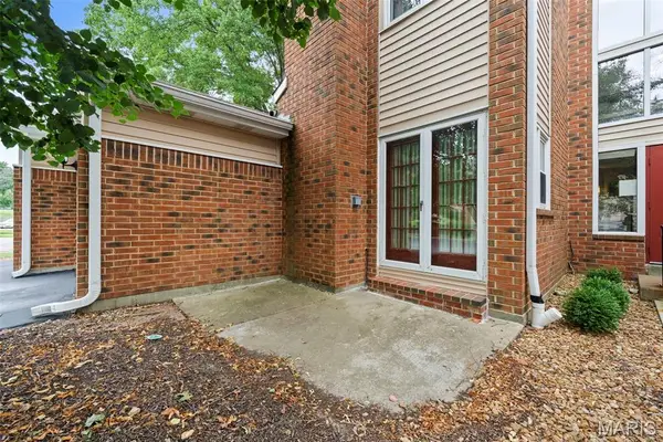 1316 Holgate Drive #F1, Ballwin, MO 63021