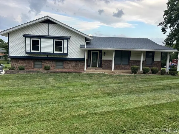 3 Harbor Point Court, Lake St Louis, MO 63367