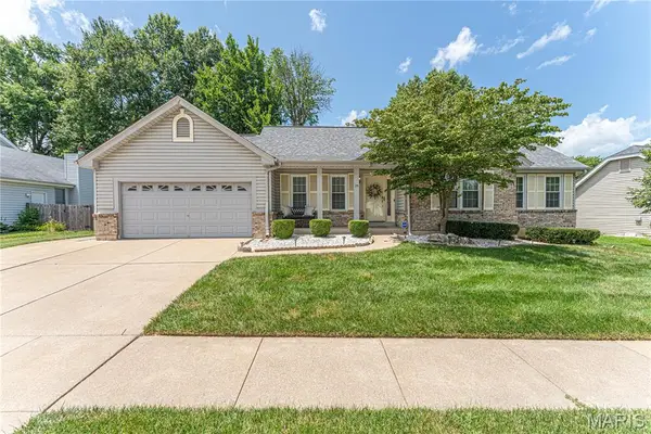 25 Beaujolais Drive, Florissant, MO 63031