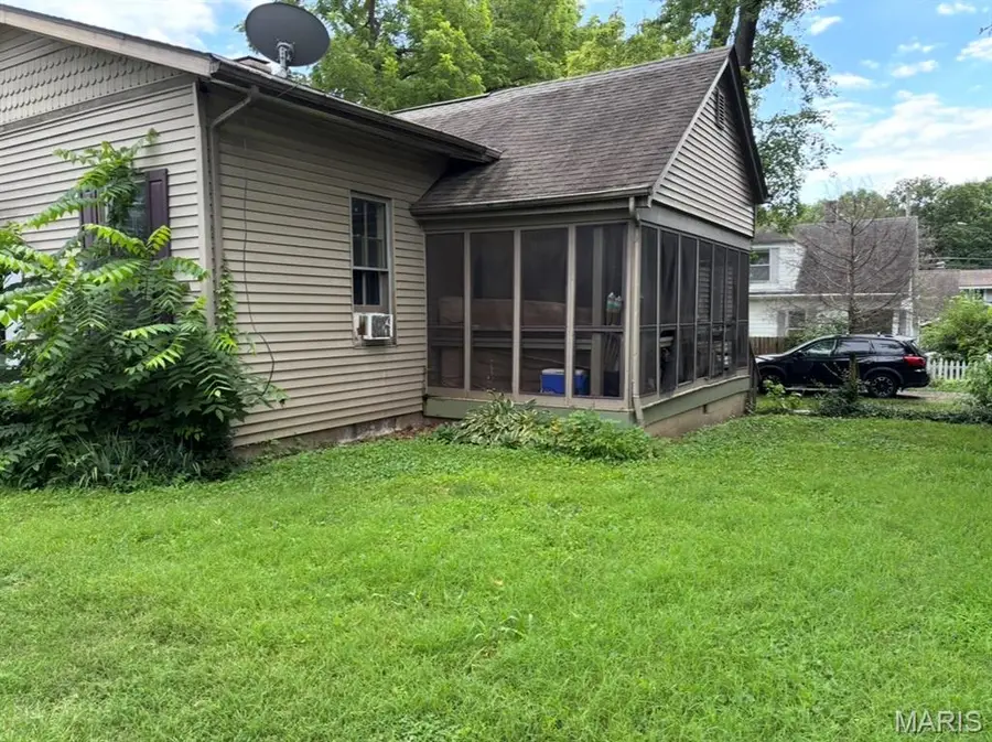202 Wabash Avenue, Belleville, IL 62220 - #2