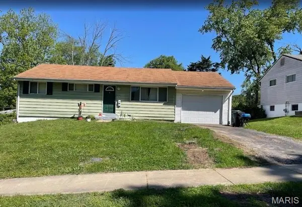 7753 Paddington Drive, St Louis, MO 63121
