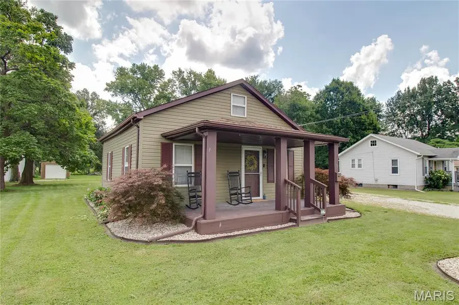 33 S Williams Street, Cottage Hills, IL 62018 - #3