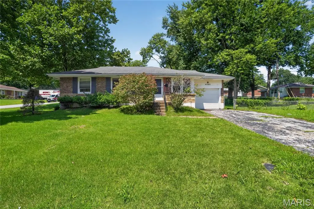 9765 Colony Drive, Saint Louis, MO 63137 - #1