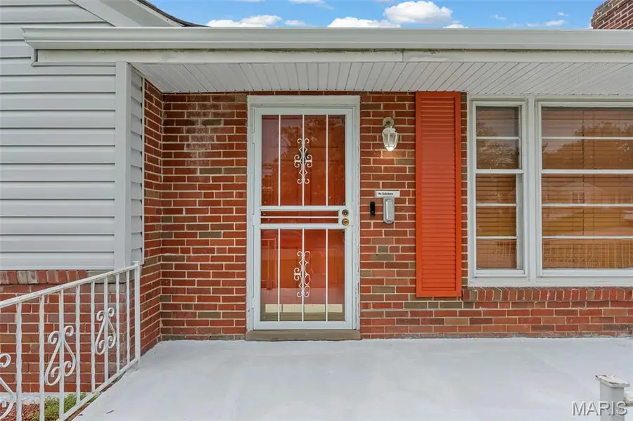 9438 Edgewater Drive, Saint Louis, MO 63136 - #3