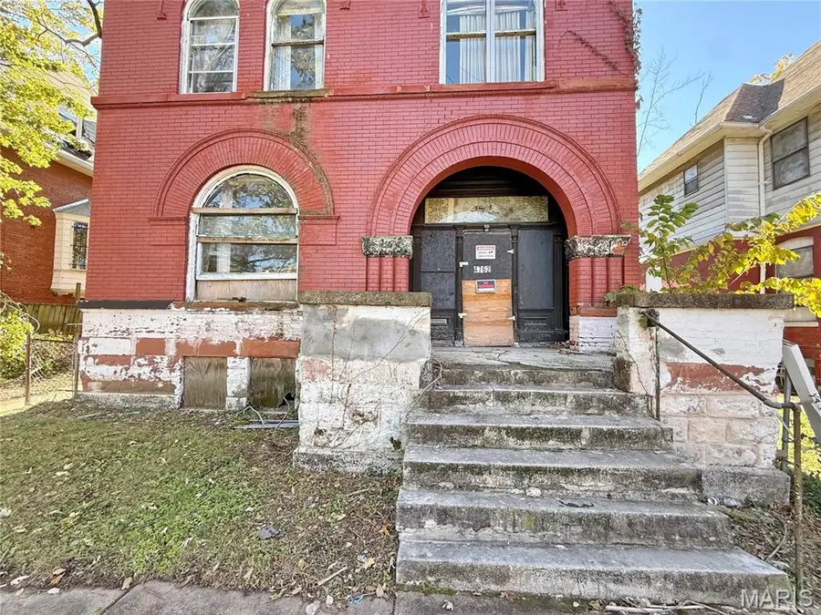 4762 Labadie Avenue, Saint Louis, MO 63115 - #2