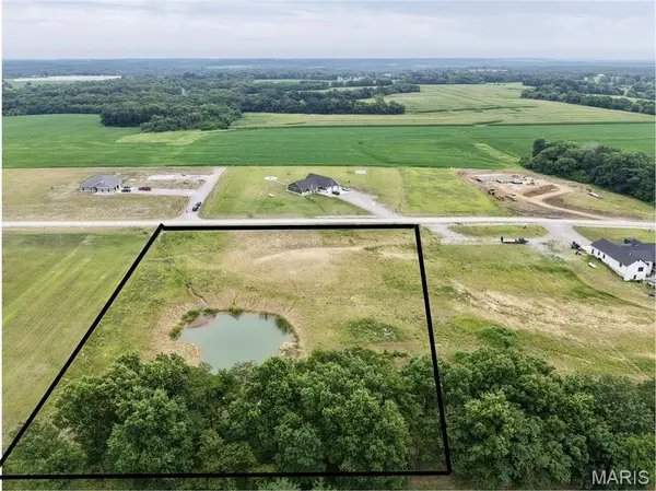 7 Lone Cedar, New London, MO 63459
