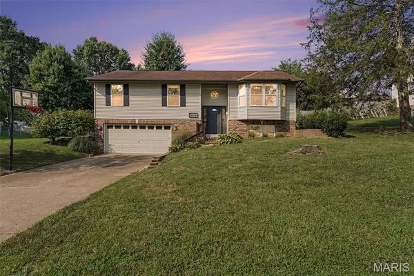 6520 Weston Oaks Drive, Cedar Hill, MO 63016