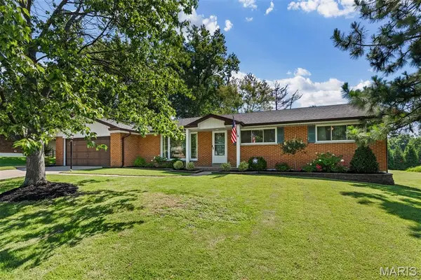 10522 Roxanna Drive, St Louis, MO 63128