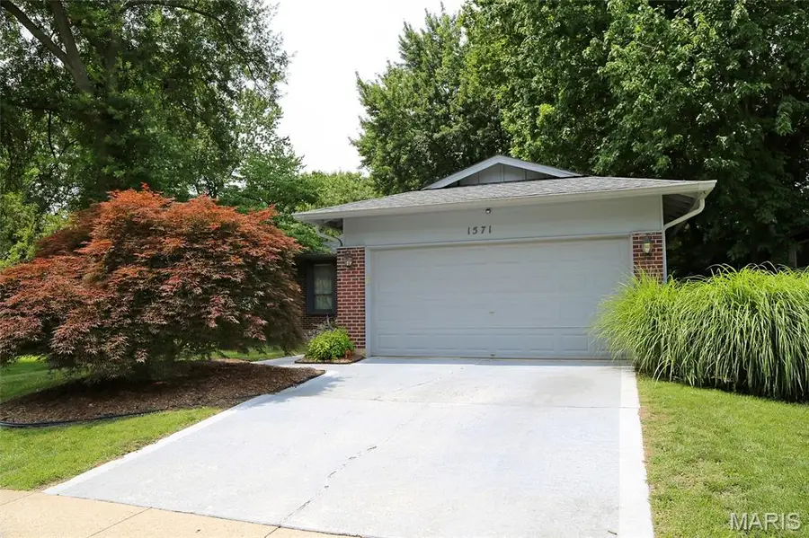 1571 Barkwood Drive, Florissant, MO 63031 - #2