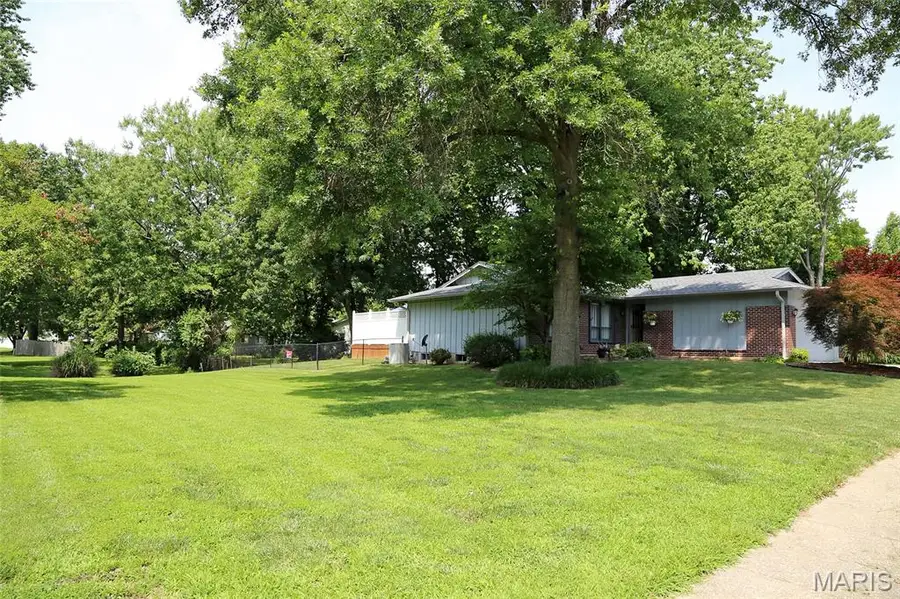 1571 Barkwood Drive, Florissant, MO 63031 - #3