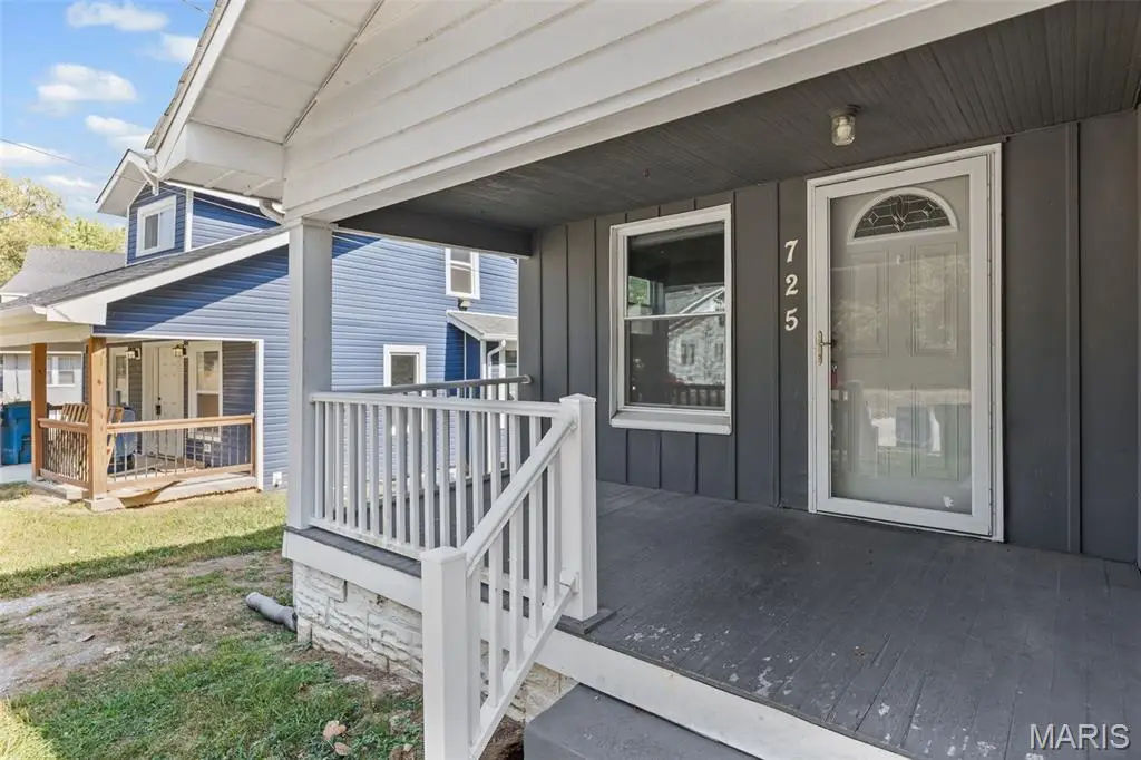 725 Park Drive, Alton, IL 62002 - #1