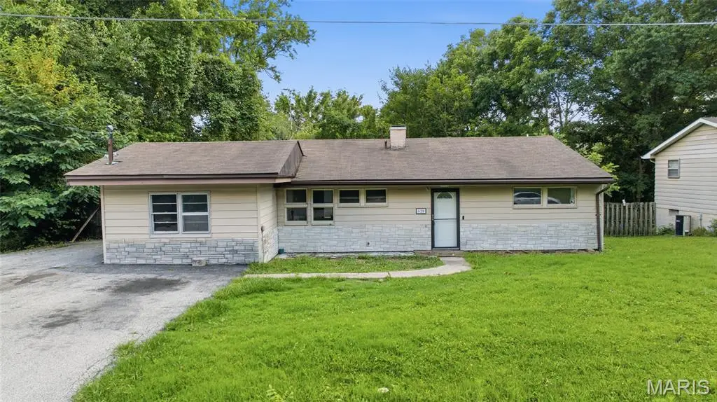 620 Belvedere Drive, Belleville, IL 62223 - #1