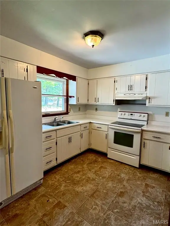 210 N 6th Street, Elsberry, MO 63343 - #3
