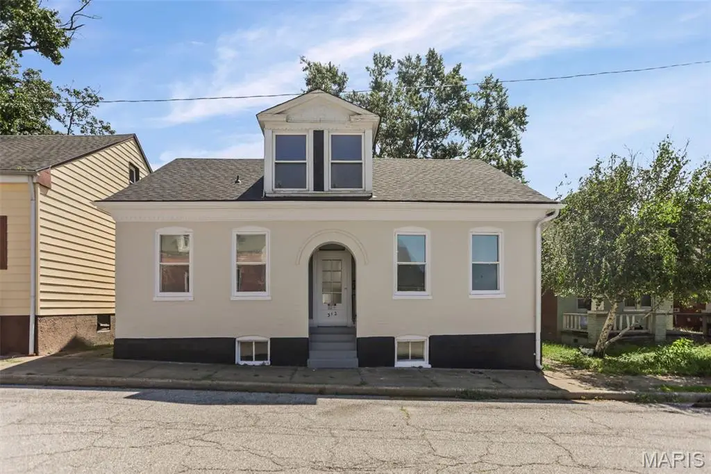 312 S Jackson Street, Belleville, IL 62220 - #1
