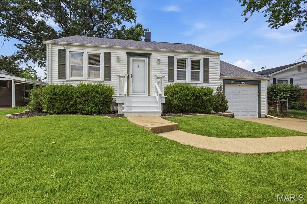 1367 Spellman Avenue, Crestwood, MO 63126 - #1
