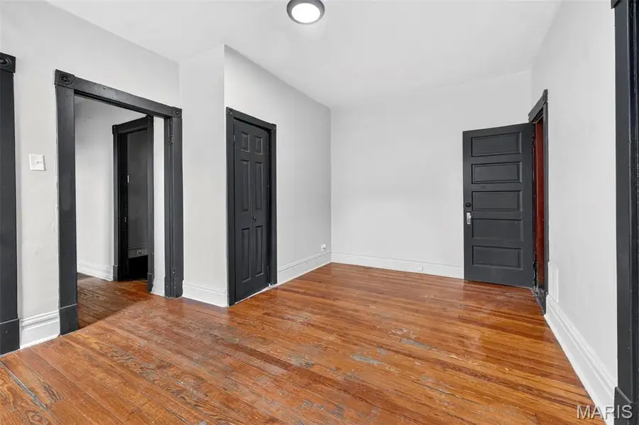 4637 Oregon Avenue, Saint Louis, MO 63111 - #3