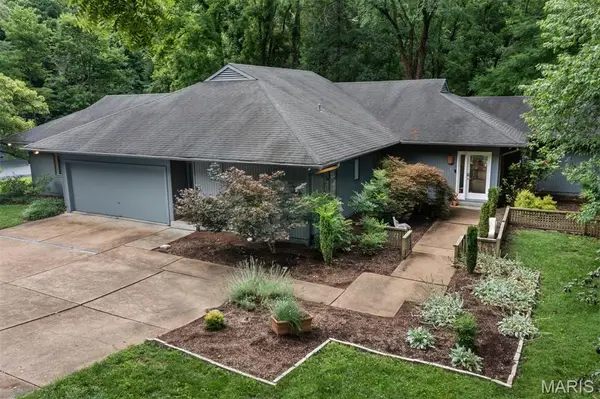109 N Ballas Road #B, Kirkwood, MO 63122