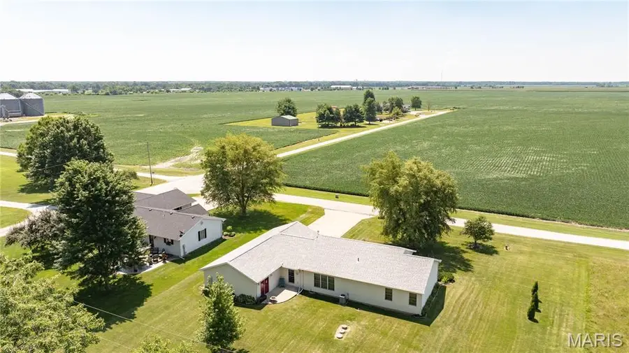 13080 Prairie Trail, Carlinville, IL 62626 - #2