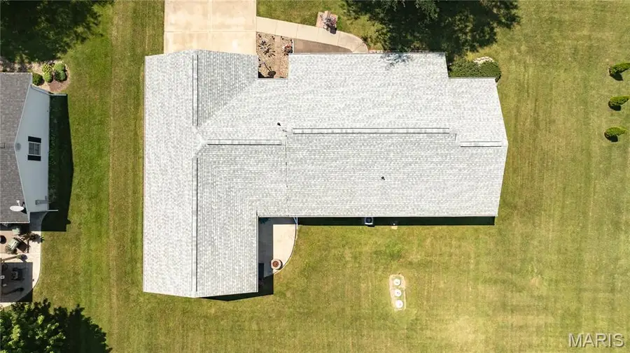 13080 Prairie Trail, Carlinville, IL 62626 - #3