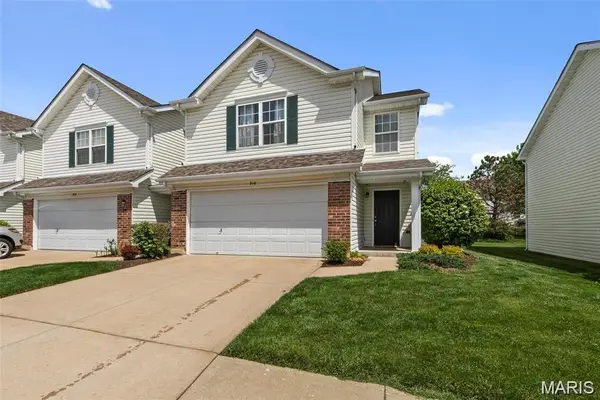 210 Homeshire Circle #55, Wentzville, MO 63385