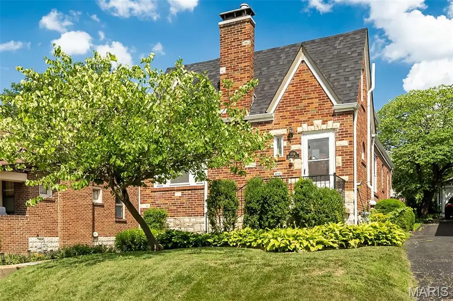 1724 Mccready Avenue, Saint Louis, MO 63117 - #2